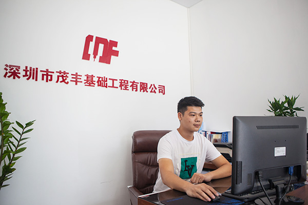我叫阿忠，忠于事業(yè)，也忠于山河智能旋挖鉆機(jī)